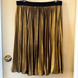 Mark brand Size 14/16, elastic waist, pleated bronze/gold skirt. Holiday staple